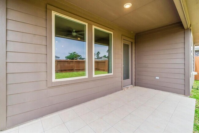 Building Photo - 14409 Sugar Pines Dr