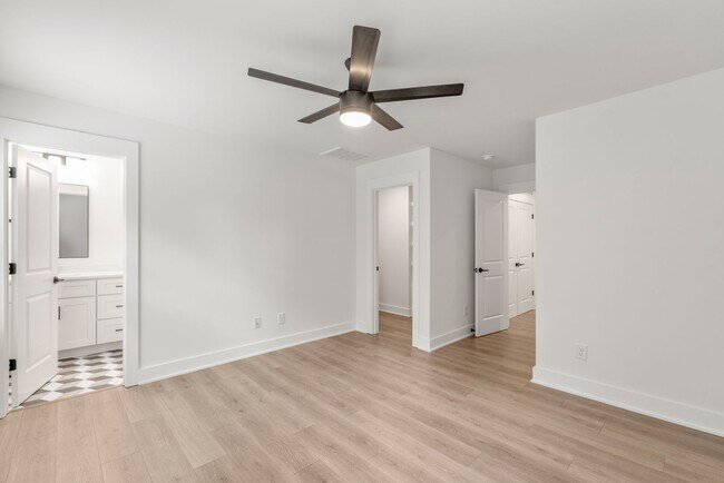 Building Photo - Bright & Modern New Construction Townhome