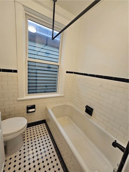 Building Photo - 1301 Broadway Ave