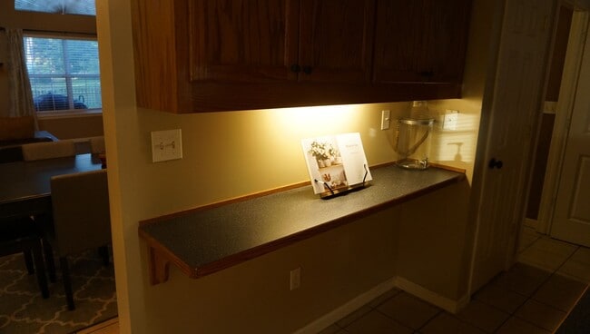 Building Photo - Beautiful home off Knights Academy