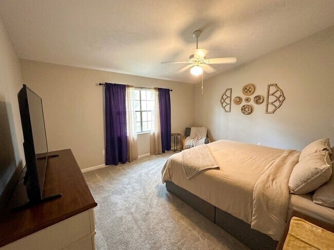 Building Photo - 4 Bed 2 Bath In Sable Chase