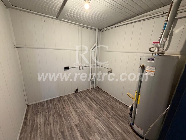 Building Photo - 503.5 Collett-