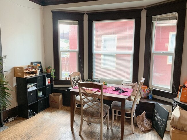 Building Photo - PRELEASE: 7 bdrm/2 bath in the York Neighb...