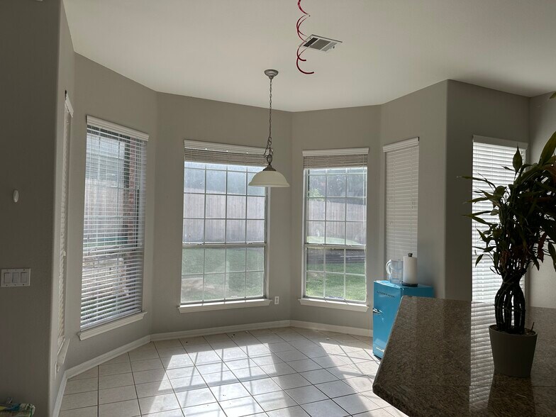 Building Photo - 10416 Canyon Vista Way
