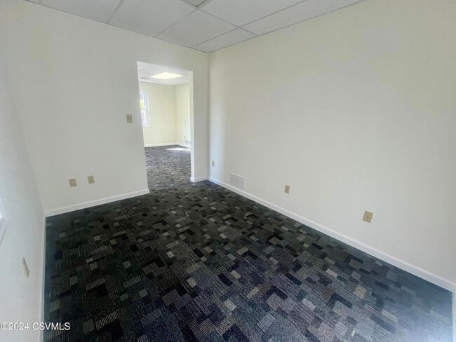 Building Photo - 1157 Westbranch Hwy