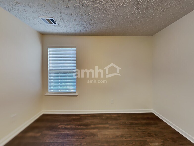 Building Photo - 114 Nacoochee Way