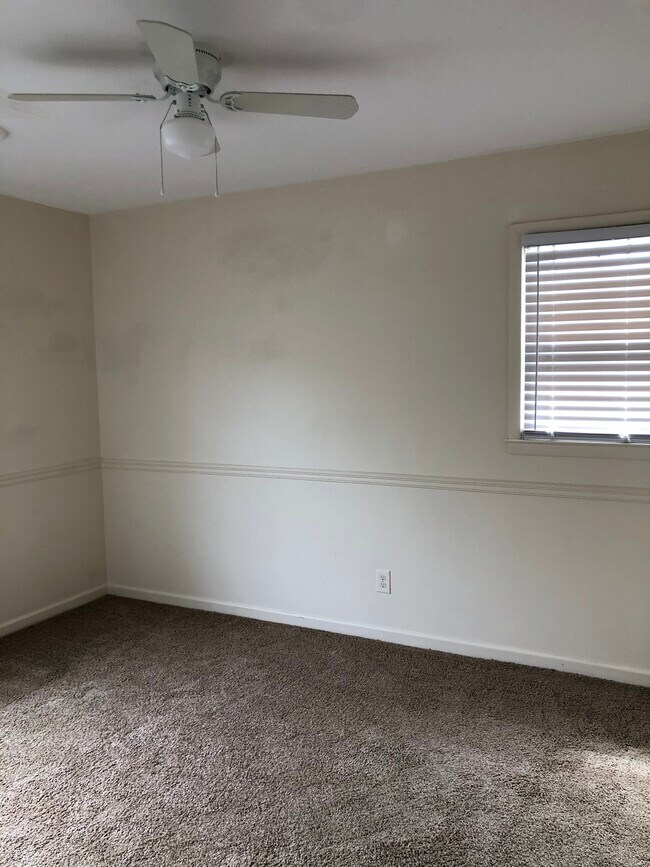 Building Photo - 5206 Sardou Rd