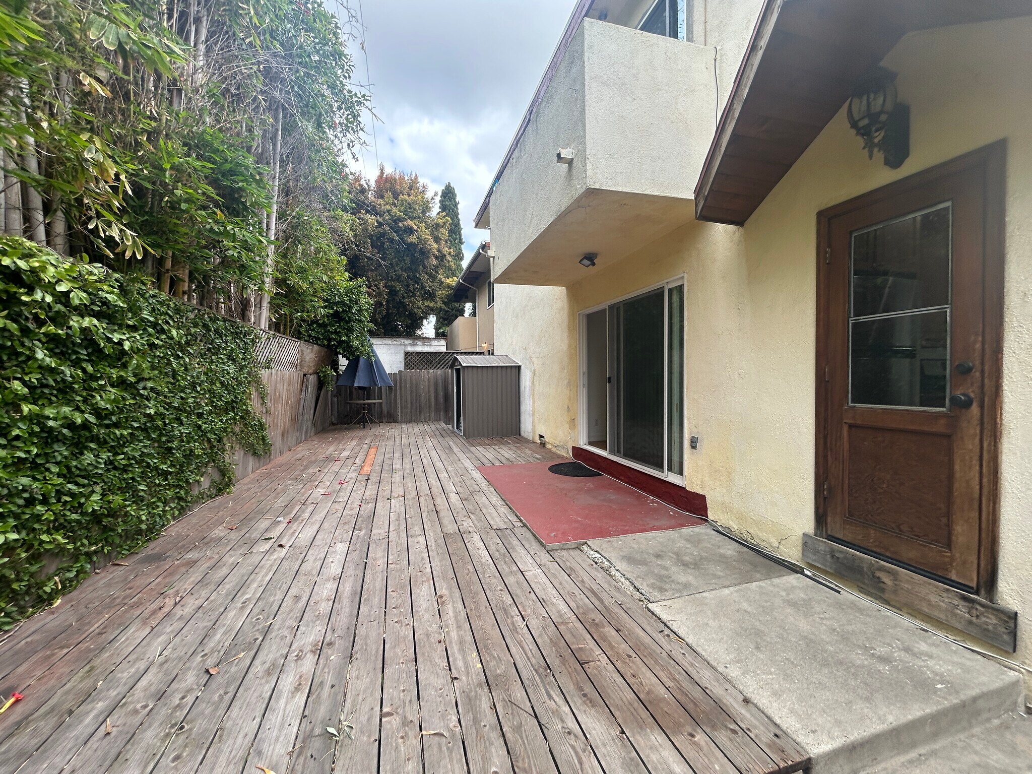 Building Photo - 3645 Kelton Ave