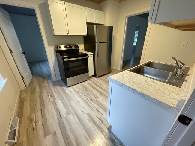 Building Photo - Click the “Apply Now” button or email wapmrentals@gmail.com for a prompt response.