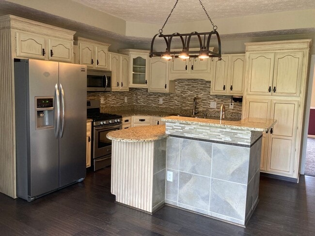 Building Photo - The Village at Pine Valley