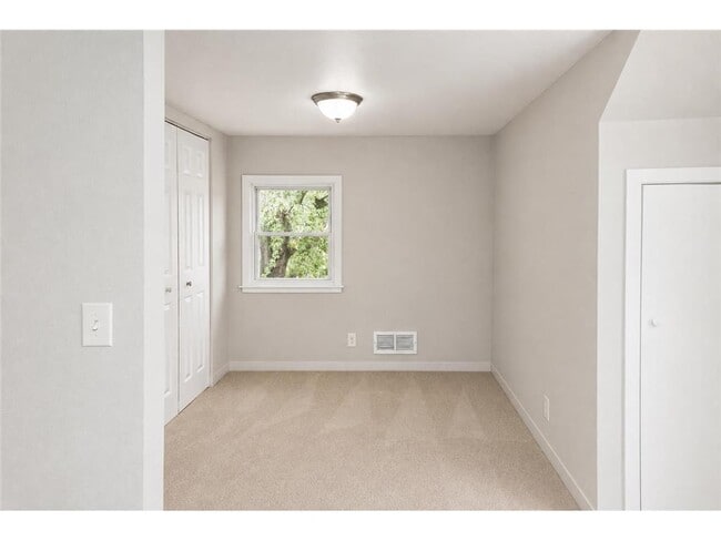 Building Photo - 5201 N Irving Ave
