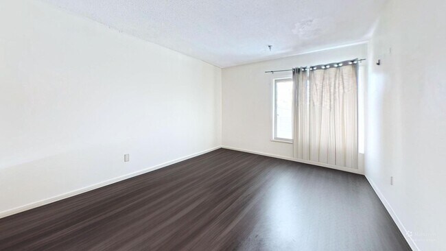 Building Photo - 37 S Williams St