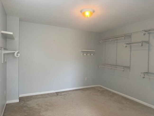 Building Photo - 800 Pinkney Pl