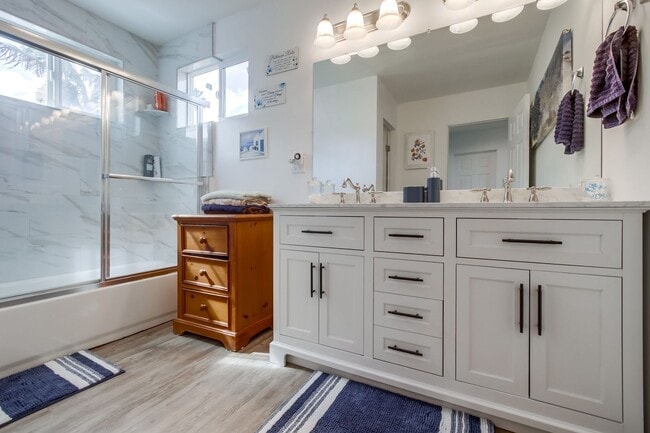 Building Photo - Gorgeous luxury flat with ocean view in La Jolla. Gustavo Lopez