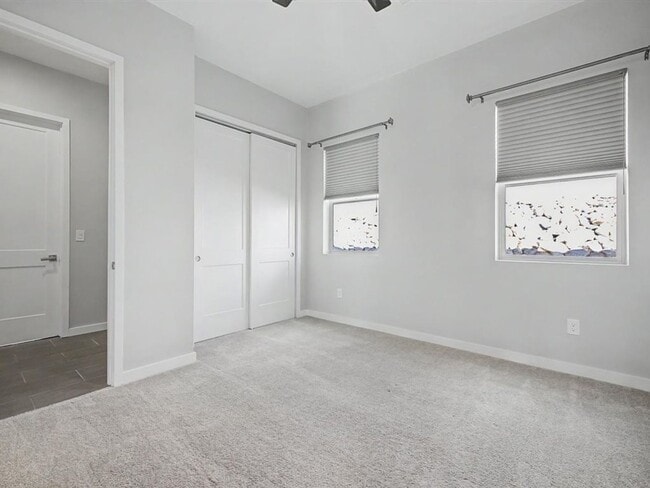 Building Photo - Desert Luxury Living in a Gated Community with Stunning Mountain Views!