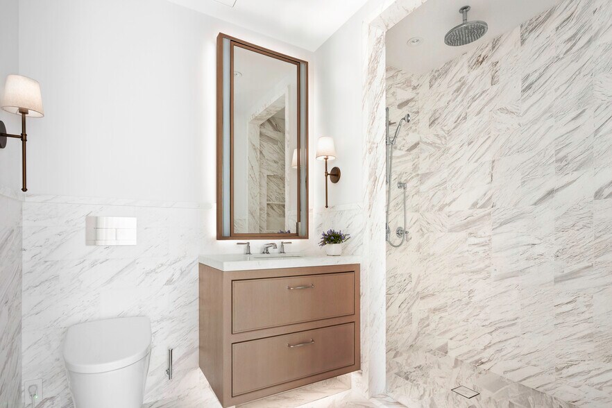 Building Photo - 720 W End Ave