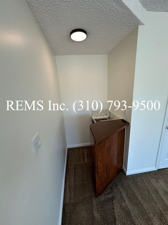 Building Photo - Beautifully Updated Home with 2-Car Garage & Large Bonus Family Room