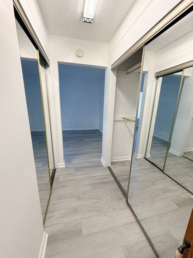 Building Photo - Great Arden Location - 2 Bed, 1.5 Bath Condo - Available Now!