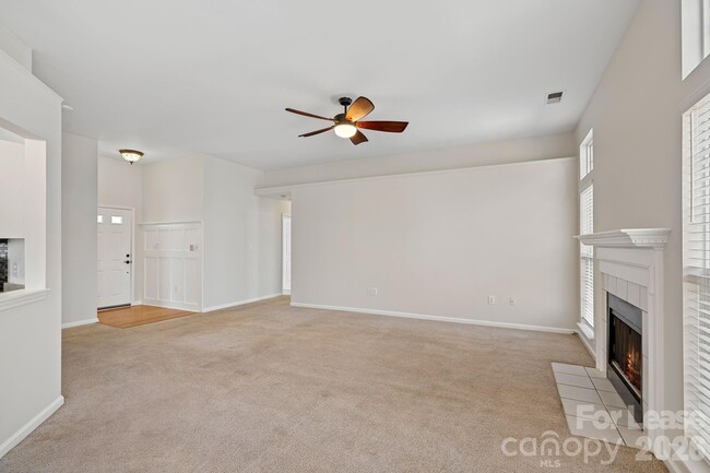 Building Photo - 107 Canopy Ct