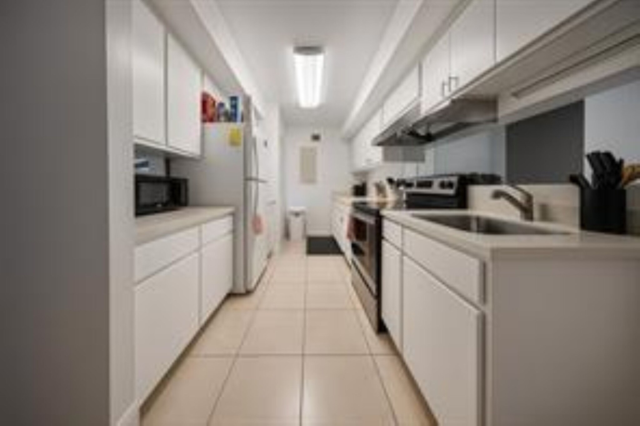 Building Photo - 5332 NE 6th Ave