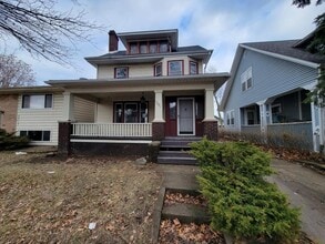 Building Photo - 3221 S Harrison St