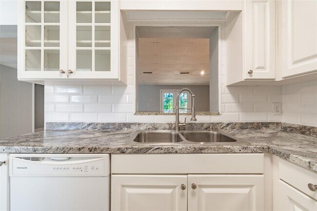 Building Photo - 1709 W Louisiana Ave