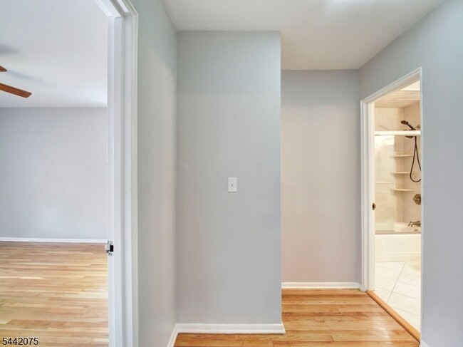 Building Photo - 28 Wedgewood Dr