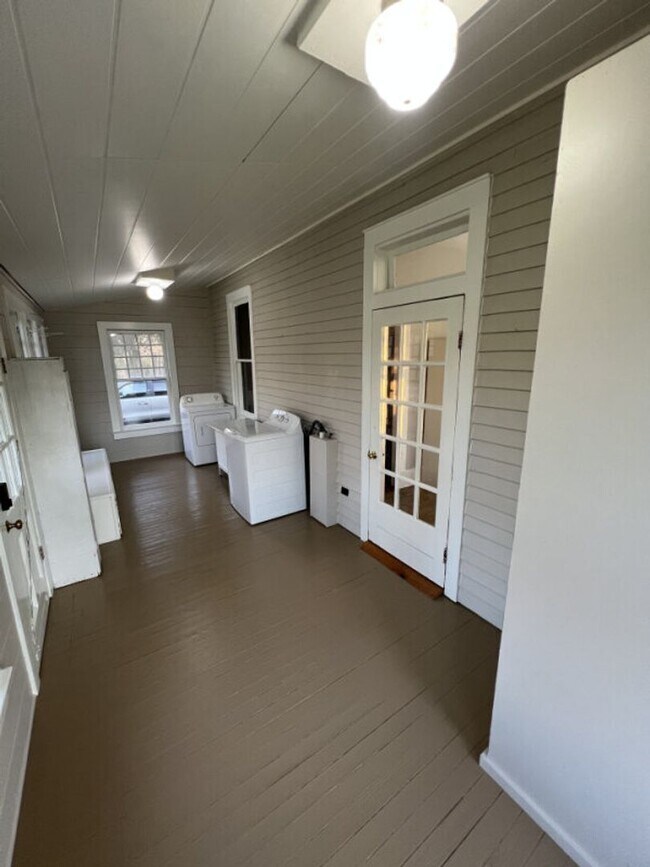 Building Photo - 8222 LA-955