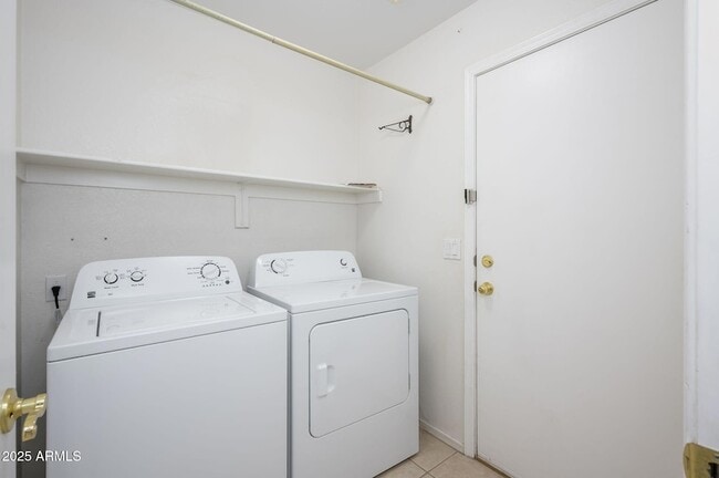 Building Photo - 25825 N 65th Ave