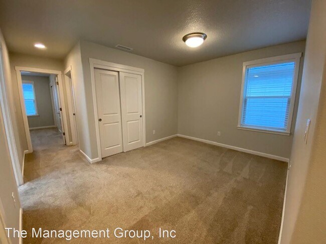 Building Photo - 3 br, 2.5 bath House - 5613 NE 58th Way