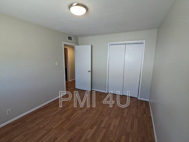 Building Photo - 12409 Manitoba Dr NE