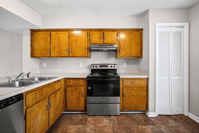 Building Photo - 280 Timber Ct Dr