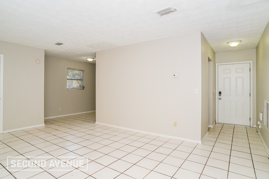 Building Photo - 5111 Arrowsmith Rd