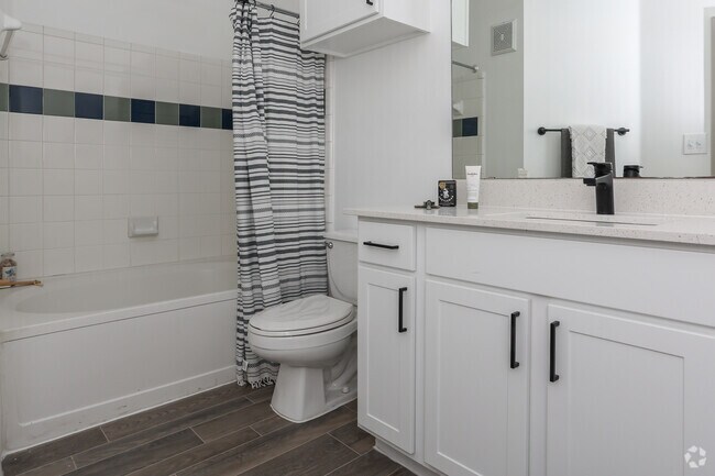 2BR, 2BA - 958SF - Primary Bathroom - The Adriane