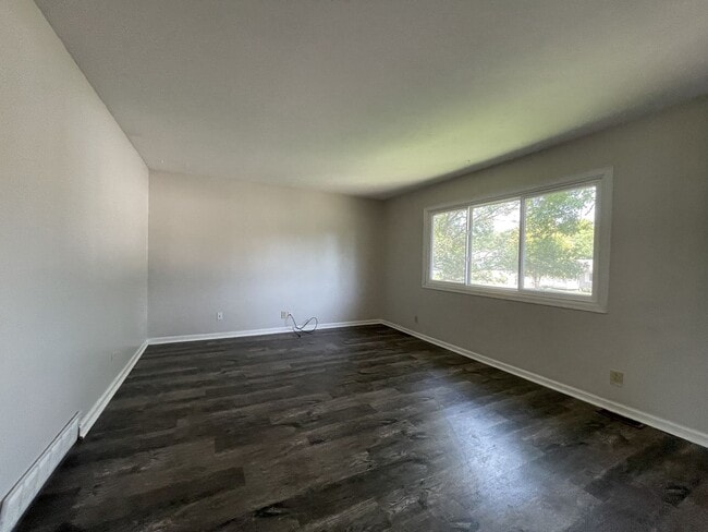 Building Photo - 7508 Elm Dr