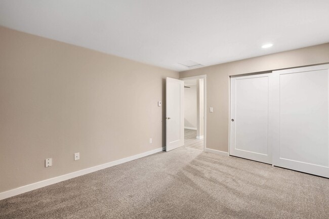 Bedroom - Totem Lake Heights