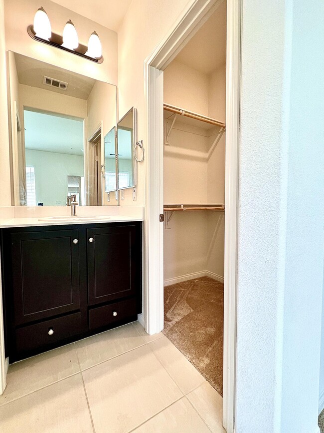 Building Photo - 11544 W Starcross Dr