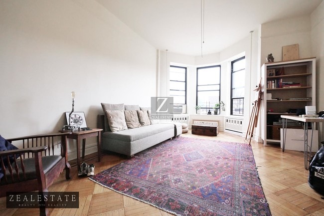 Primary Photo - 210 Park Place