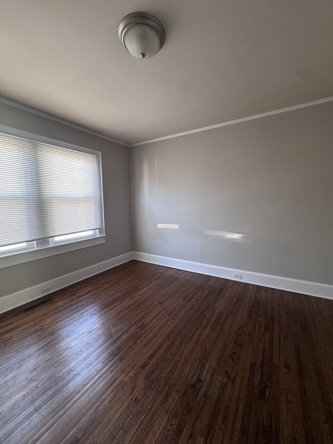 Building Photo - 884 Old Charlotte Rd SW