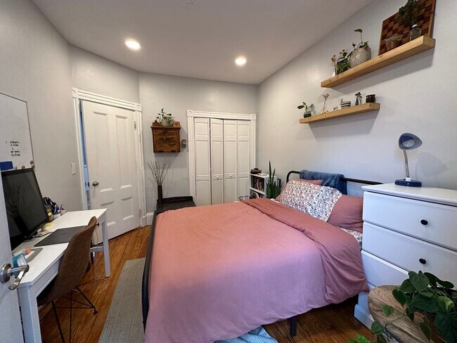 Building Photo - 3 Balmoral Park