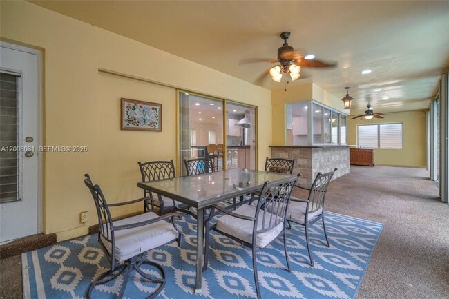 Building Photo - 3441 N Hills Dr