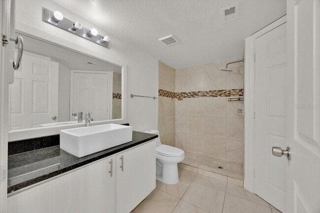 Building Photo - 2212 Grand Cayman Ct
