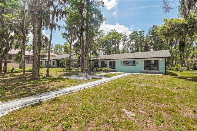 Building Photo - 9118 Edgewater Dr