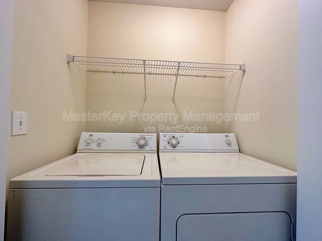 Building Photo - 413 Sapphire Dr