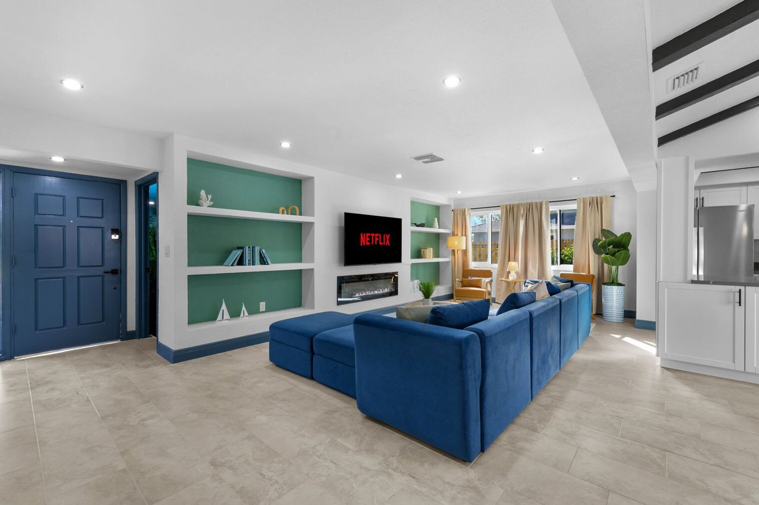 Building Photo - 13413 Coronado Dr