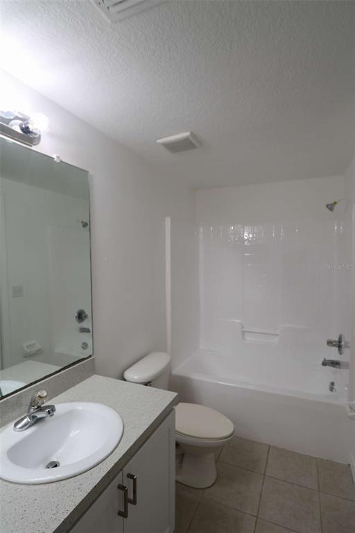 Building Photo - 9519 Newdale Way