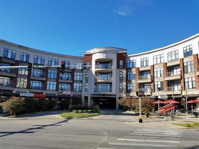 Building Photo - 650 S Mill St