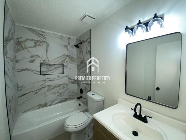 Building Photo - 5818 Port Haven Dr