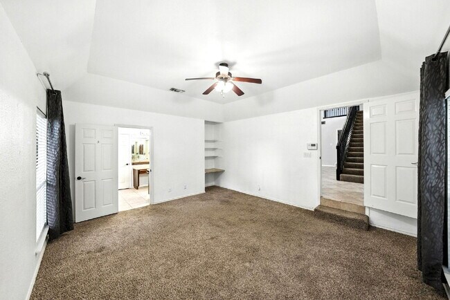 Building Photo - This is the one that checks all the boxes.
