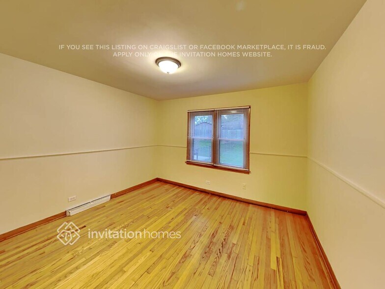 Building Photo - 10933 S Tripp Ave